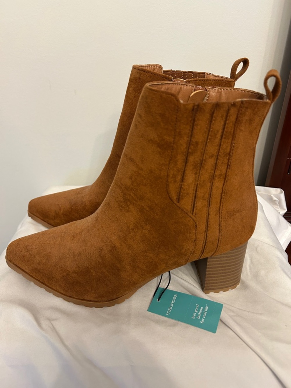 Maurice’s Women's Pointed Toe Suede Ankle Boots - Tan size 9 - Picture 2 of 5